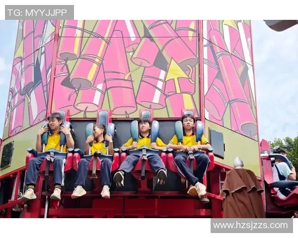 当足球明星体验中国过山车的惊险与乐趣,挑战极限感受速度与激情 当足球明星体验中国过山车的惊险与乐趣,挑战极限感受速度与激情