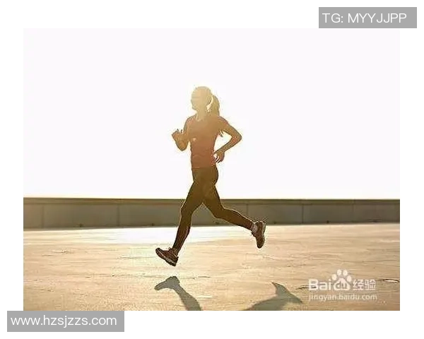 模仿足球明星跑步姿势提升运动表现的技巧与方法分享 模仿足球明星跑步姿势提升运动表现的技巧与方法分享